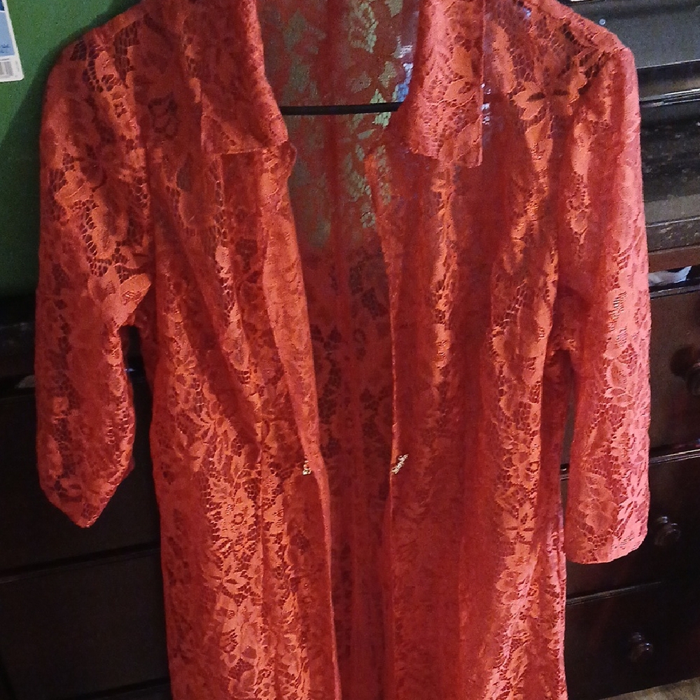 Elegant Red Lace Robe - Picture 4 of 4